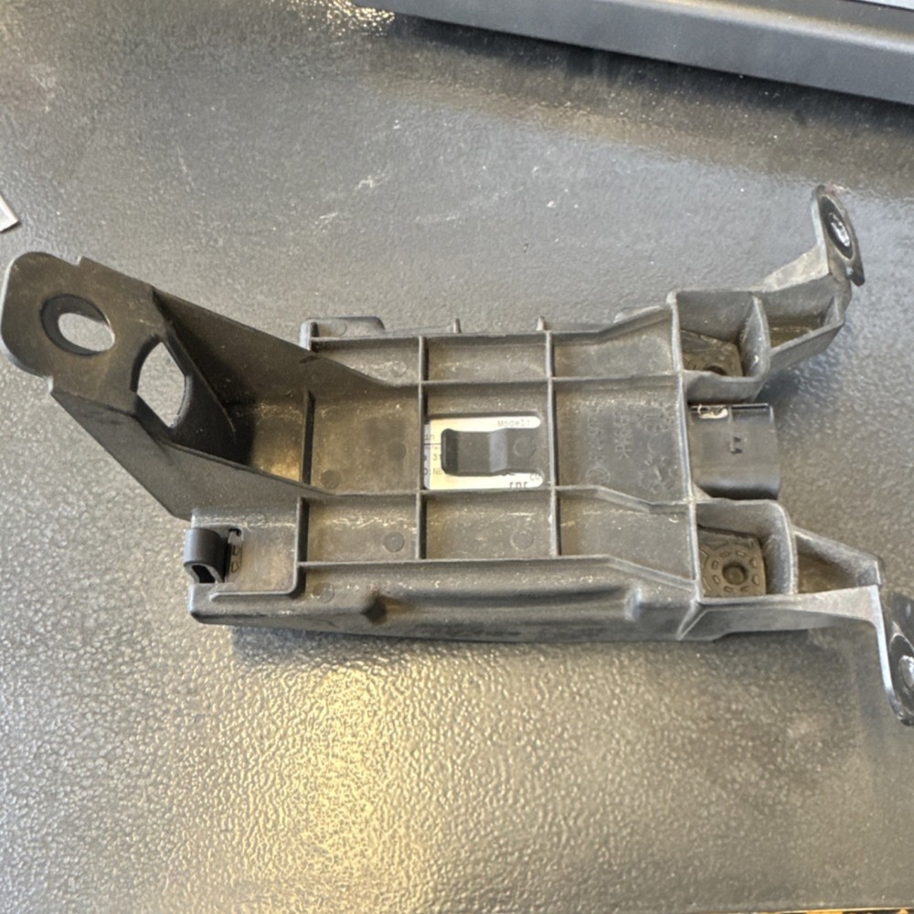 Volkswagen Blind Spot Detection System Sensor Bracket and Module