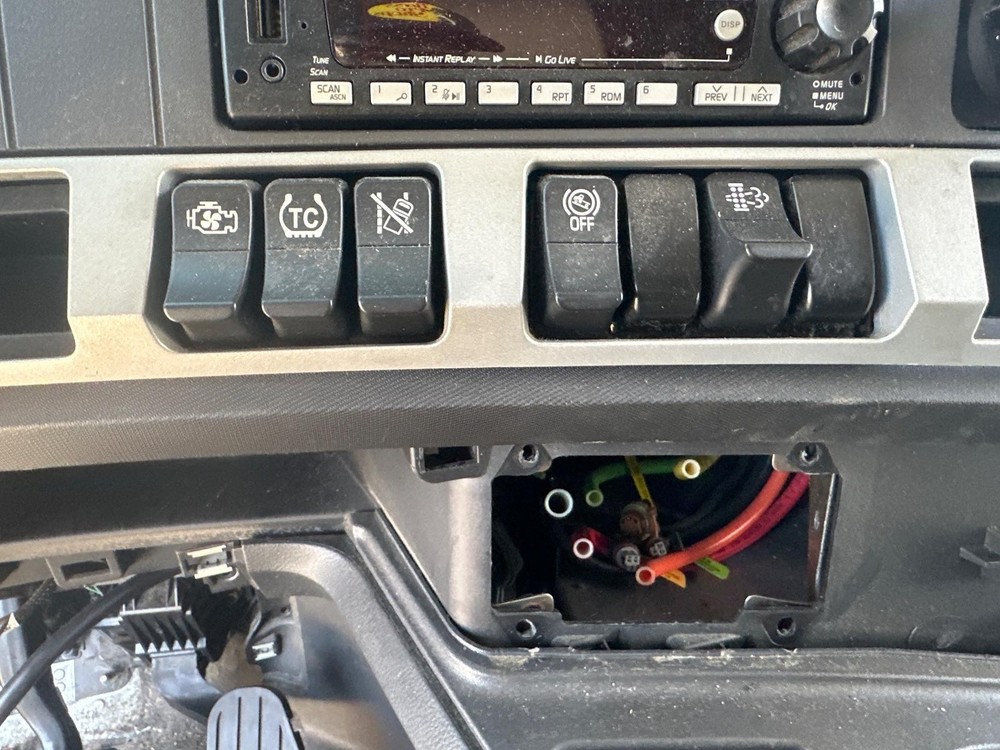 2012-2027 Kenworth T680 SWITCH Dash Panel - Used