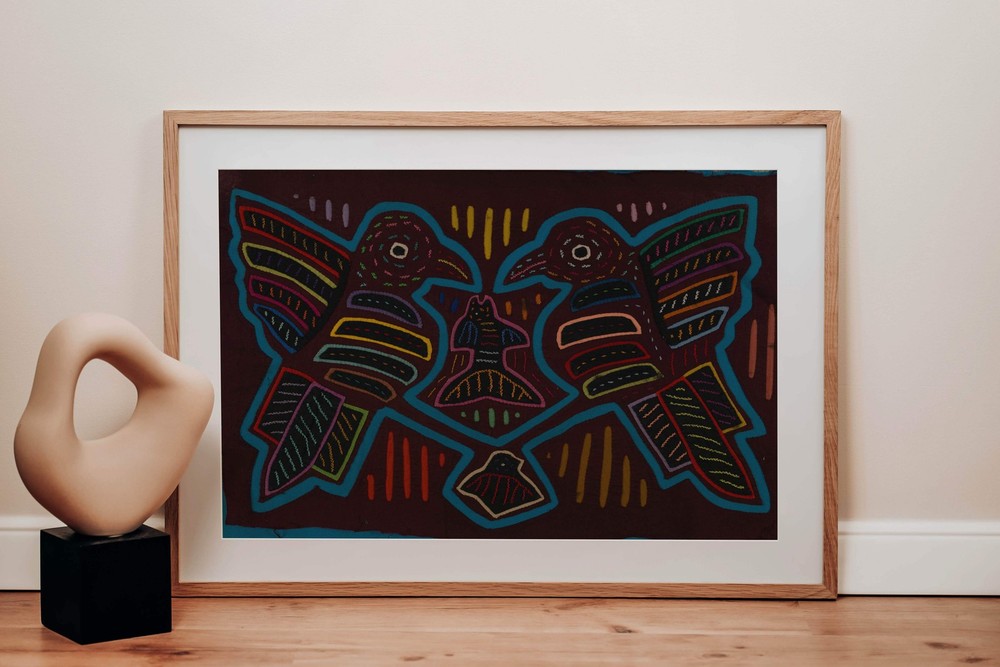 Maroon And Turquoise Kingfisher With Fish Mola