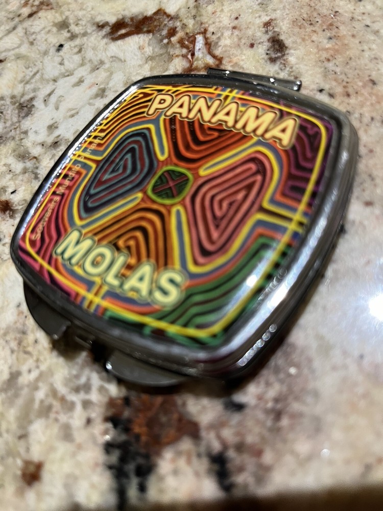 compact mirror Panama Mola