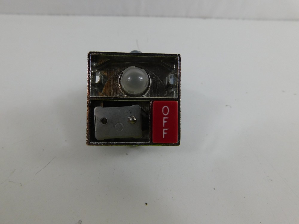 Eaton E30DM Pushbuttons