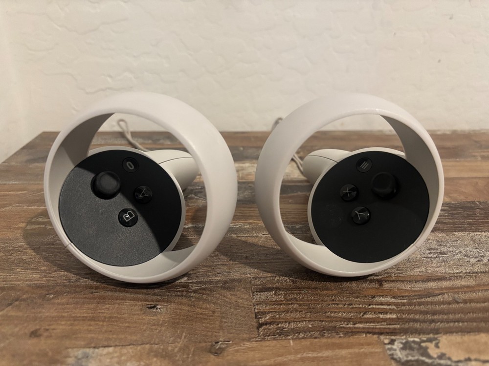 Meta Quest 2 VR Headset + Controllers - Great Condition (No Charger)