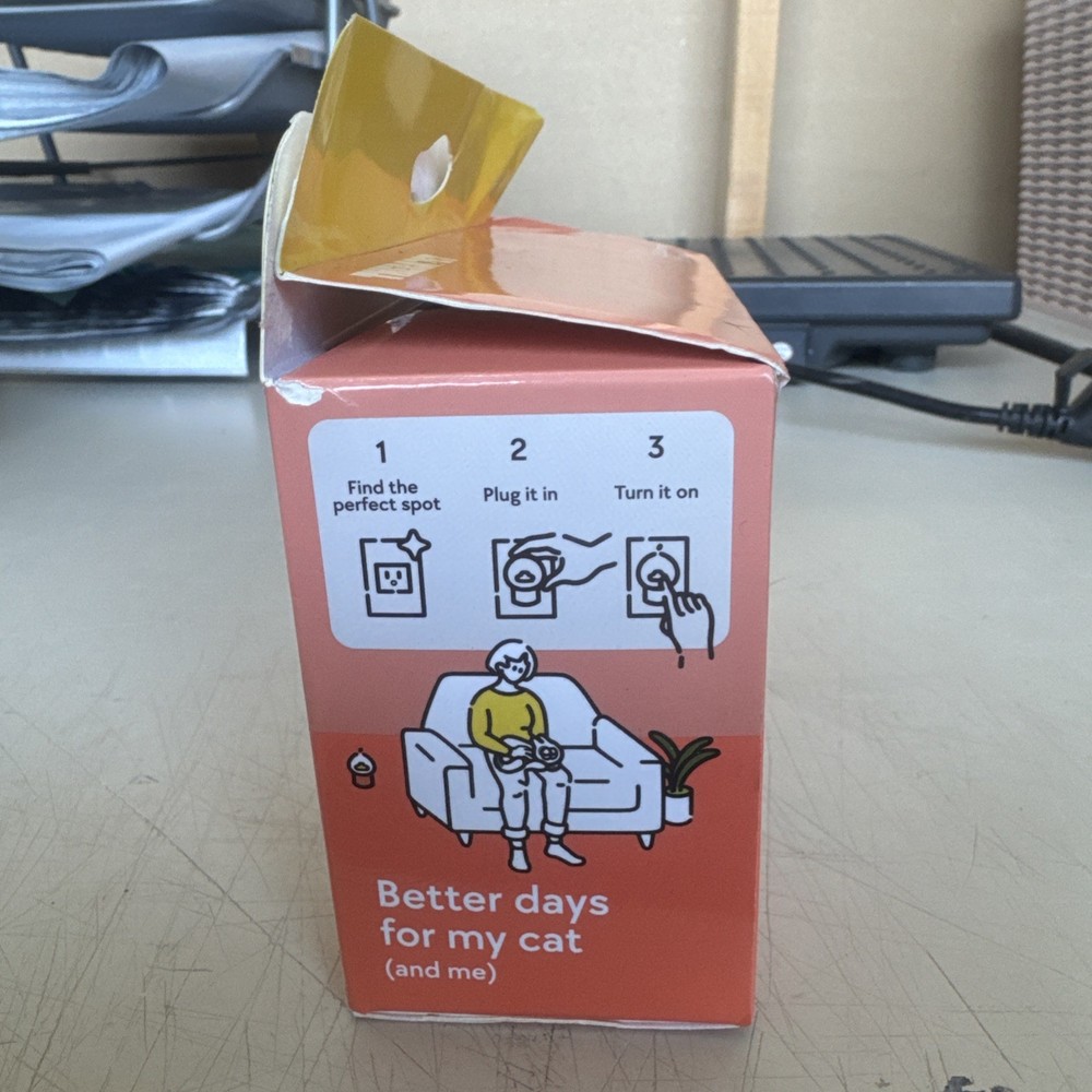 OPENED - TheraPetMD Cat Calming Diffuser Kit White 60-Day 1 Diffuser - 2 x 48 mL
