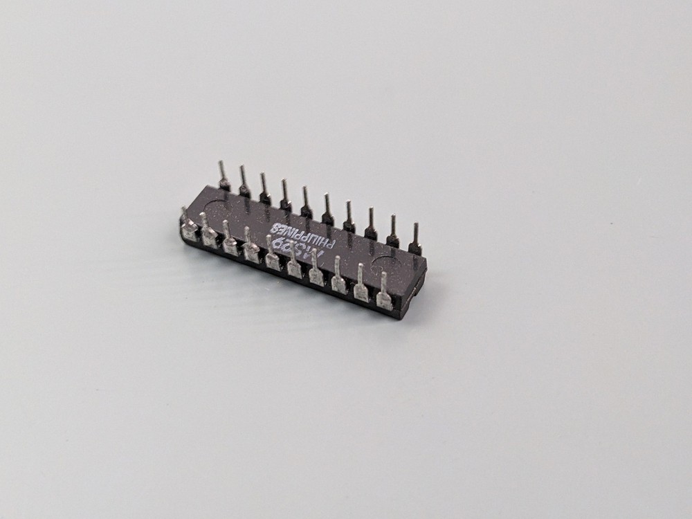 (2) EXAR XR 22-908-03A Keyboard Sense Amplifiers, SOLDER PULLs
