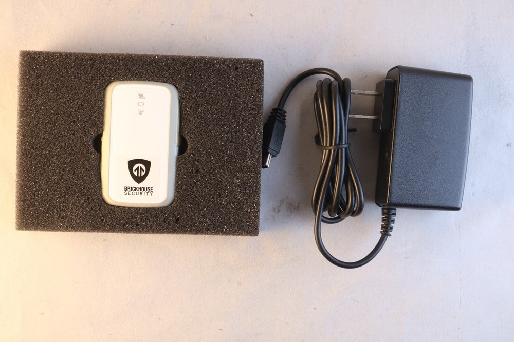 BrickHouse Security Model GL200 GPS Security Tracker w Power Charger TESTED