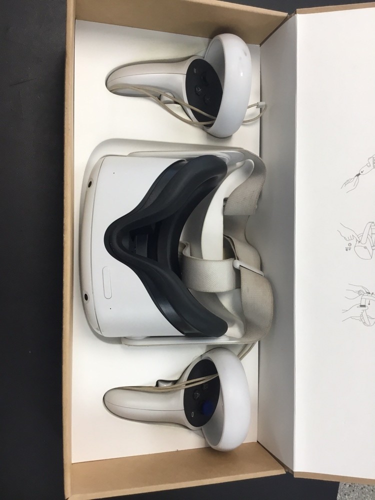 Meta Quest 2 VR Headset 64GB w/ Controllers