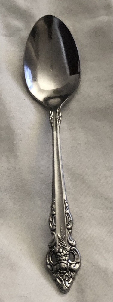 Oneida Community CHERBOURG Stainless Teaspoon ***