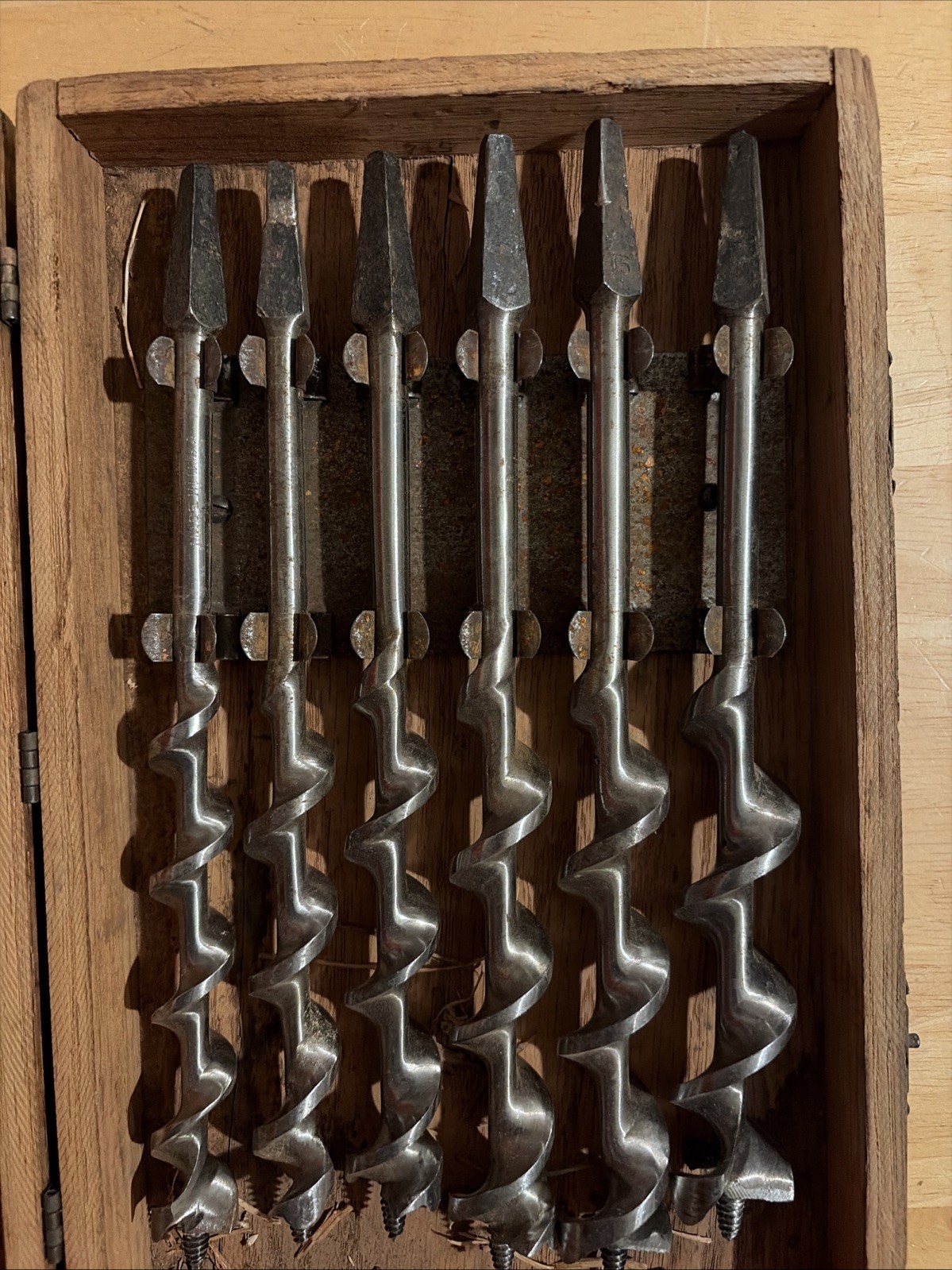 13 PIECE IRWIN AUGER DRILL BIT SET W/ WOOD CASE