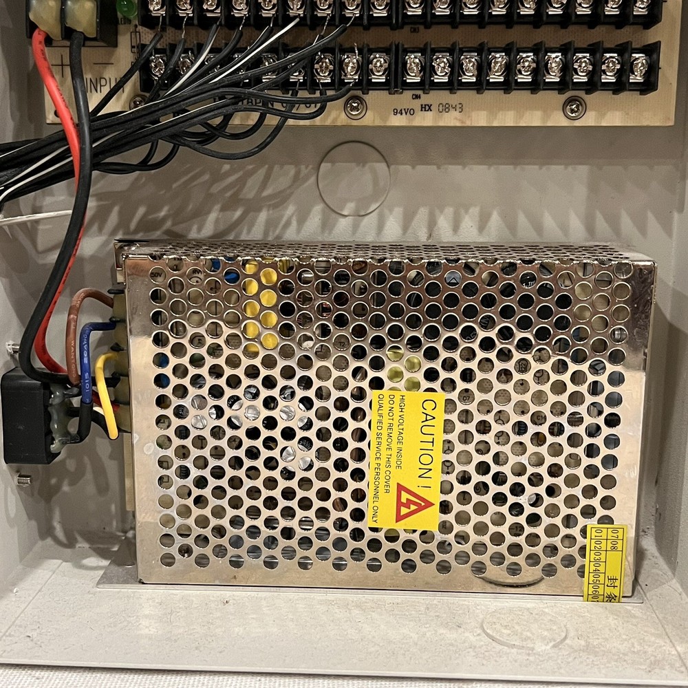 18 Camera 12Volt power supply