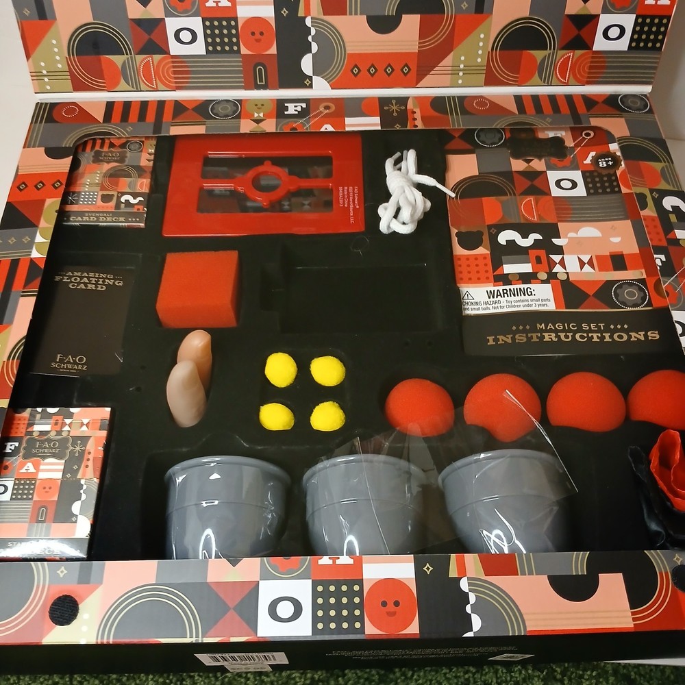 FAO Schwarz Ultimate Magic Set - Missing Money Changer