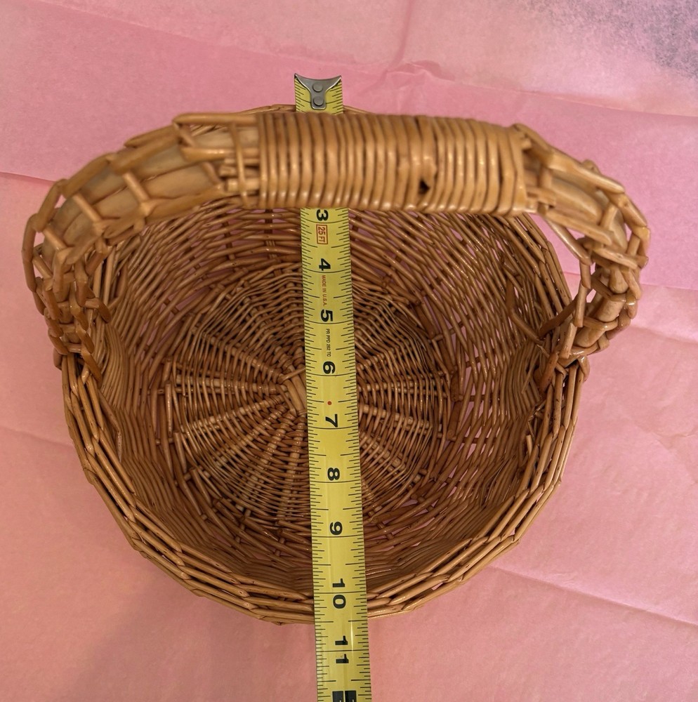 Vintage All Purpose Brown Wicker / Rattan Basket Gift Easter Bread Decorative