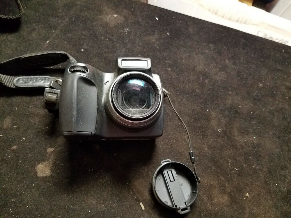 Kodak Easy Share DX6490 4.0 Mega Pixels 10X Optical Zoom Untested No Docking