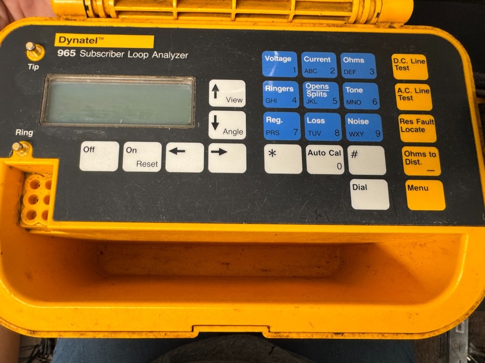 3M Dynatel 965 Subscriber Loop Analyzer Powers On