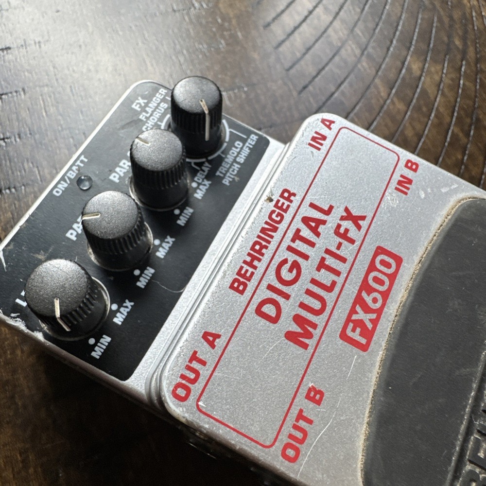 Behringer Digital Multi-FX FX600 Multi-Effects Guitar Effect Pedal Germany LED