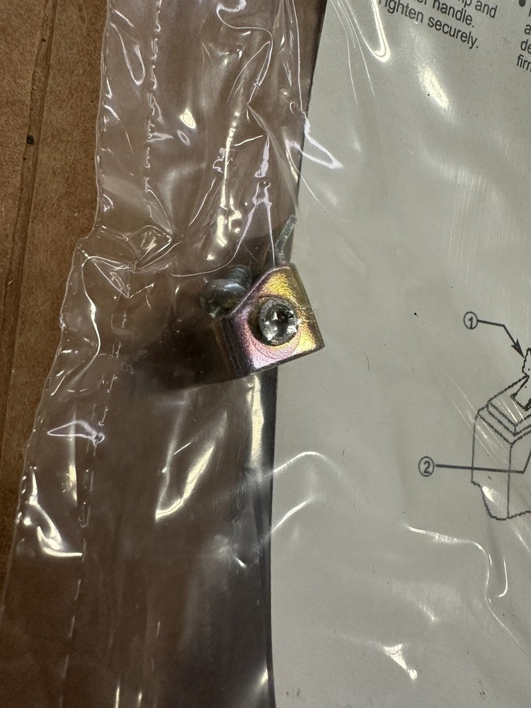 Square D - QO1LO - Handle clamp