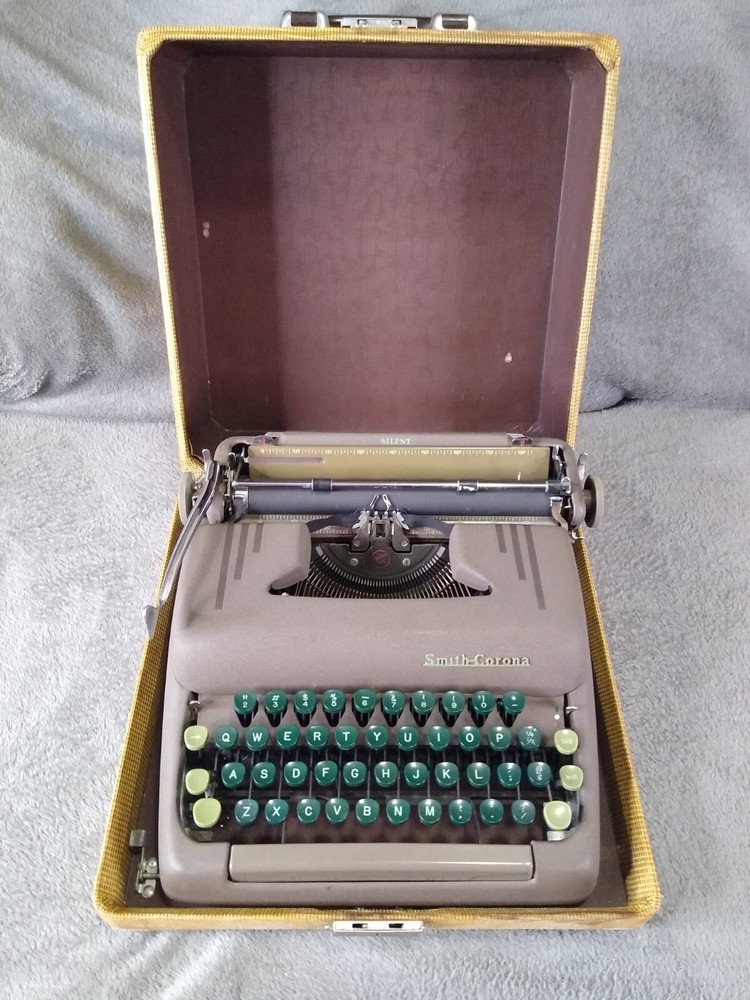 Vtg Smith Corona Typewriter Silent Floating Shift With Case Working  Green Keys