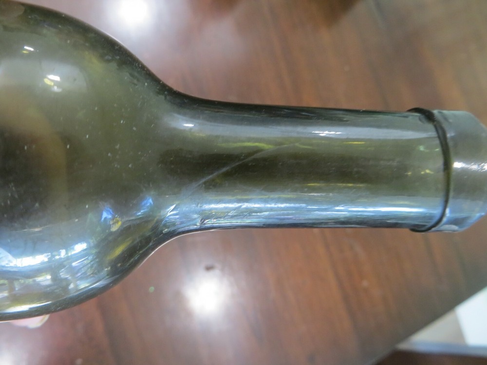 GREEN ANTIQUE BOTTLE DEEP PONTAIL