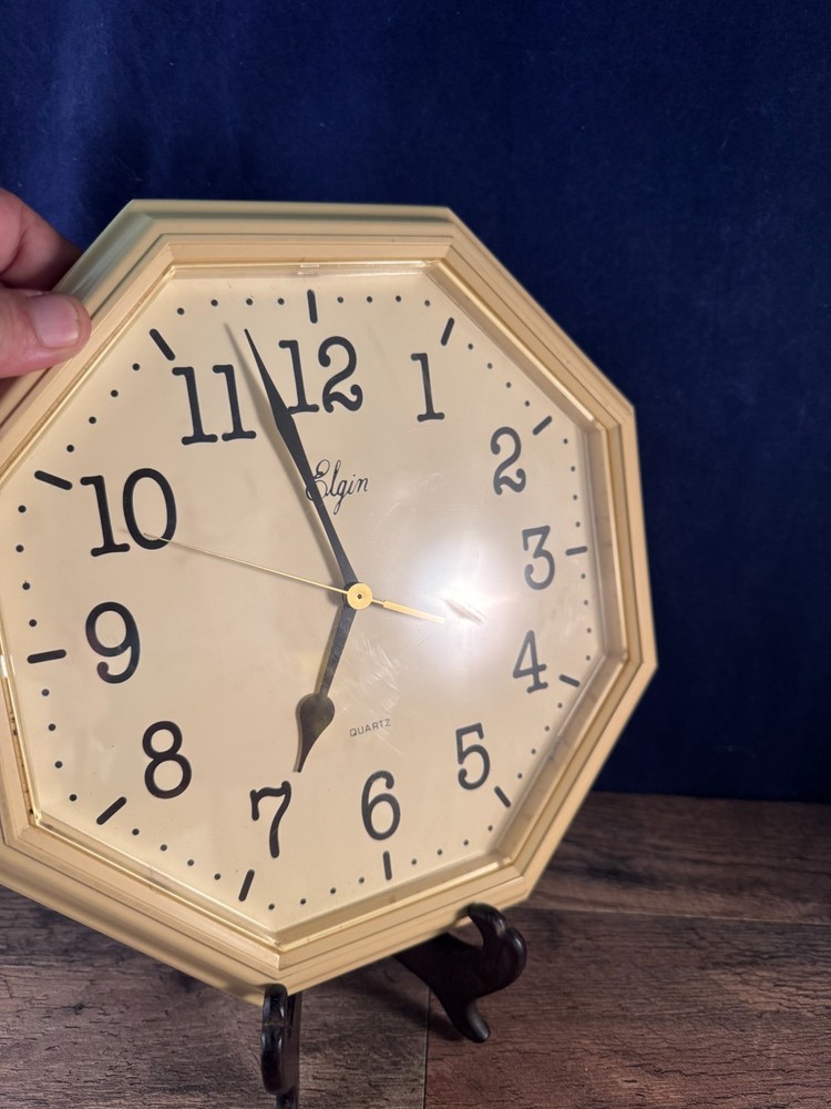 Elgin Quartz Octagon Wall Clock Cream/Beige Plastic Frame 10" 1 AA UNTESTED