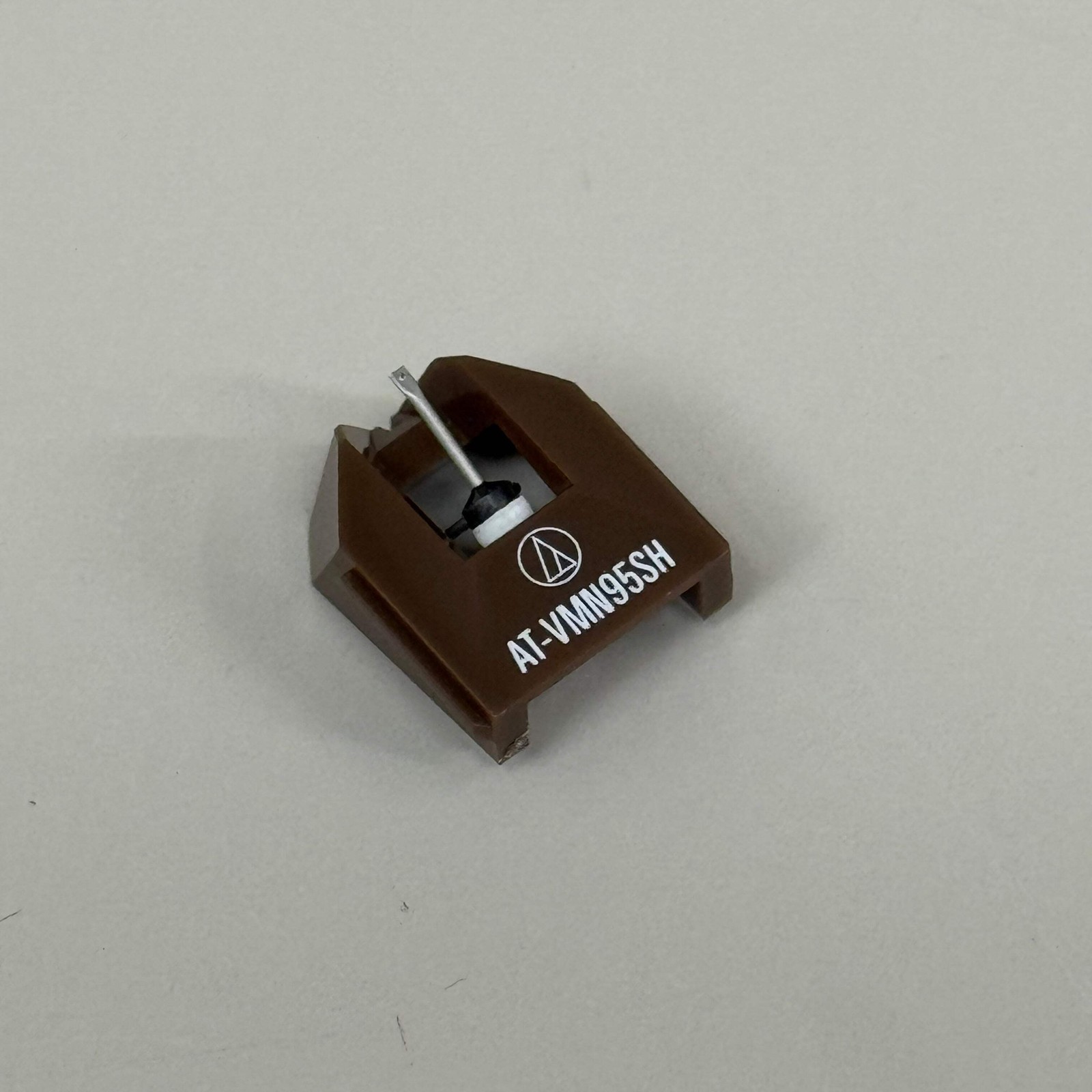 AUDIO-TECHNICA VMN 95 Shibata Replacement Stylus 2.7 x 0.26 mil Brown AT-VM95SH