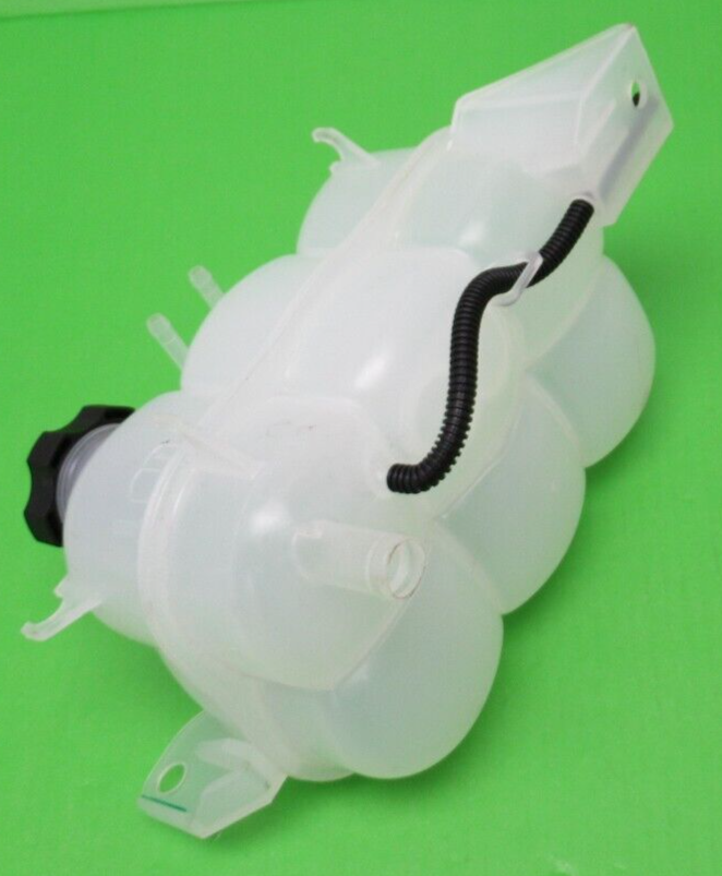 84632822 GM Radiator Surge Tank with Cap For 2019-2023 Cadillac Chevrolet GMC