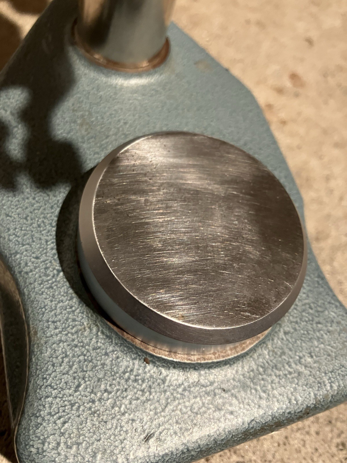 Mitutoyo 7004 Dial Gage Stand w/ Flat Anvil ø30mm Shaft, ø3/8in Stem, 4in Travel