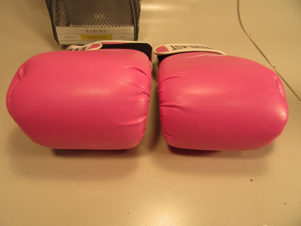 New Everlast womens advanced Training Gloves