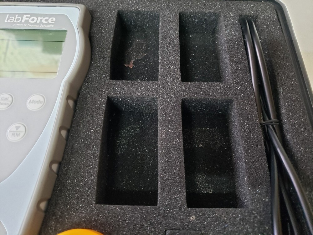 Lab Force Thomas Scientific TS-PC200 pH/mV/Cond/Temp Meter + Case