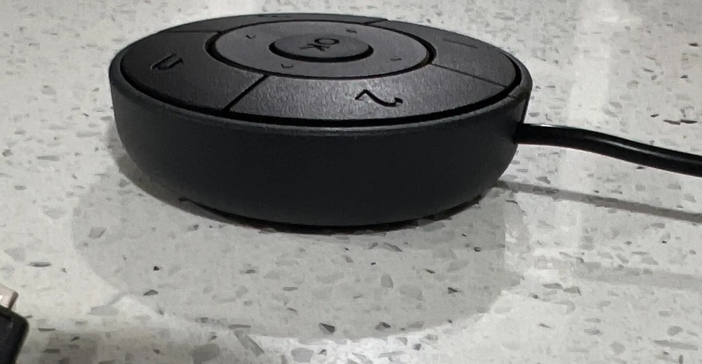 Circular Remote Control for Projector Black (see descript