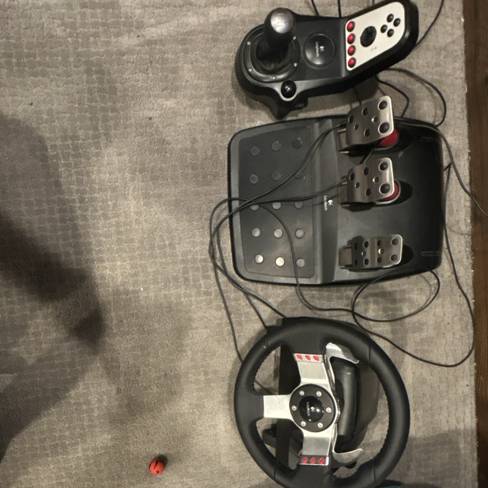 Logitech g27 Steering Wheel, Pedals, Shifter Bundle