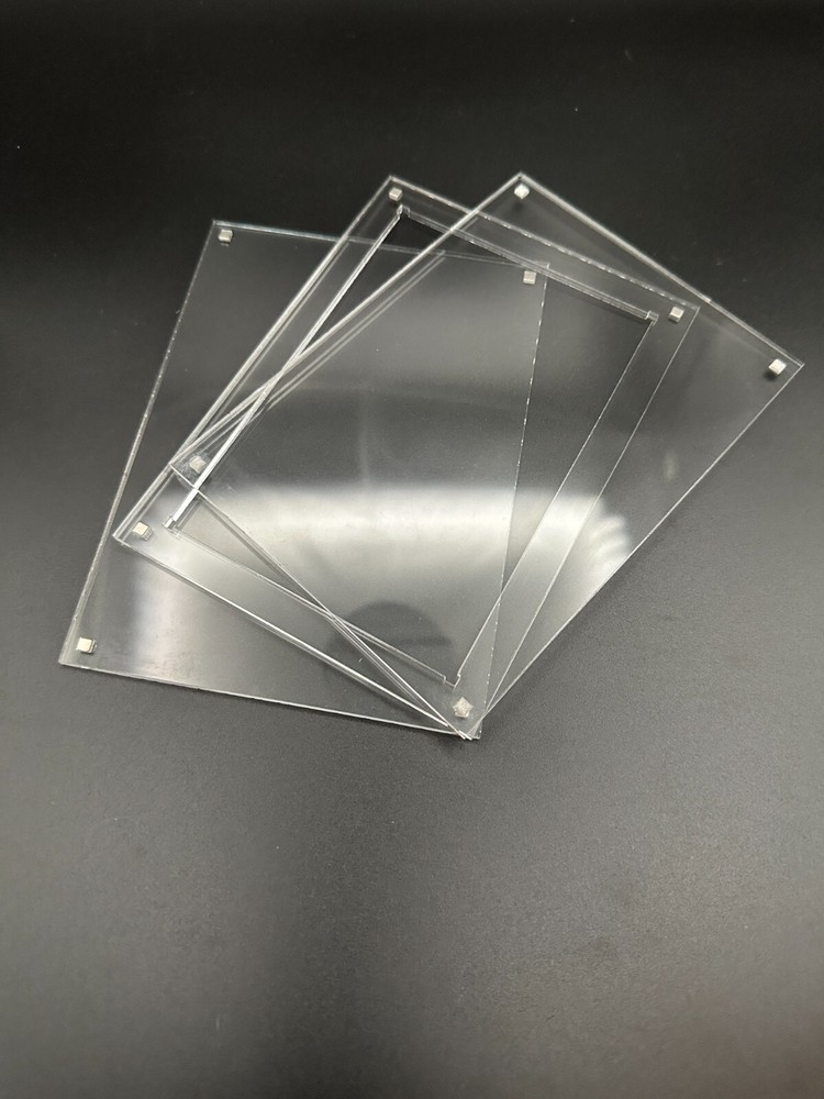 Marvel Magnetic Sketch Booklet Card Holder Display Case 2 Panel 1 Hinge Clear