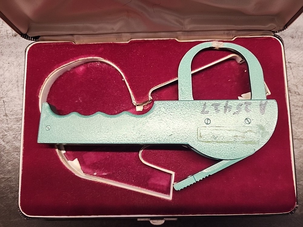 LANGE SKINFOLD CALIPER in Storage Case