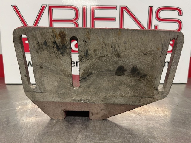 PETERBILT SUPPORT-UPPER HOOD 13-04709R