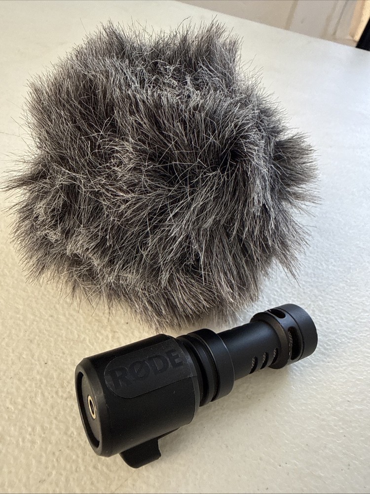 Rode VideoMic Me-L Lightning iPhone Directional Microphone w/ Windscreen