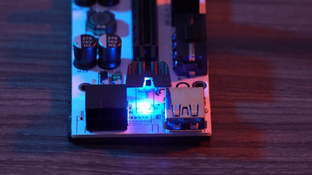 GPURISERS GPU RISERS 8 CAPACITOR 6 PACK RISERS PCI-E Board