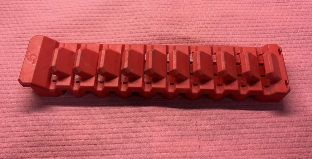 Snap On Tools Magnetic Tool Box 10 wrenches holder Red Flexible interlocking