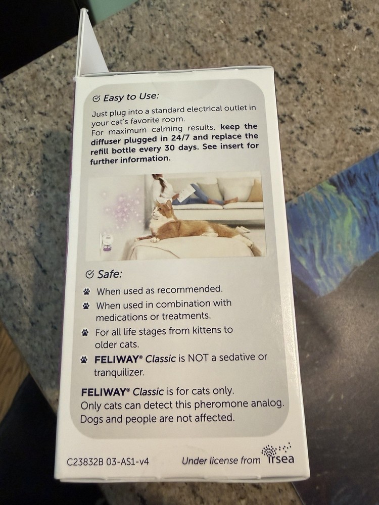 FELIWAY Classic Happy Cat Calming Diffuser - Purple/White