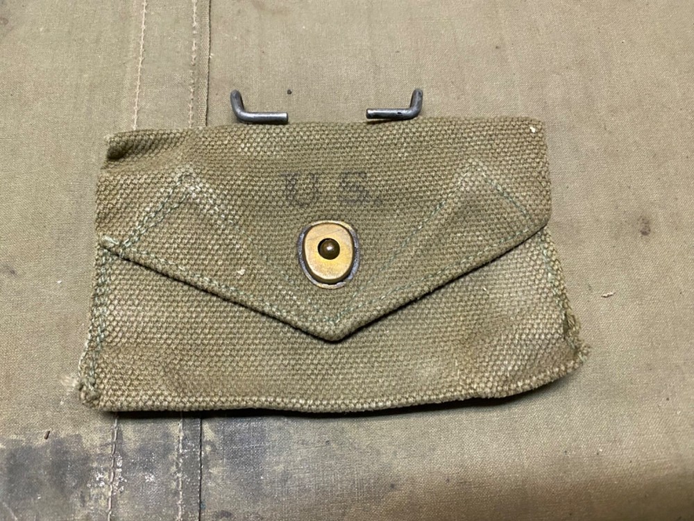 ORIGINAL WWII US ARMY INFANTRY M1942 FIRST AID CARLISLE BANDAGE CARRY POUCH-1945