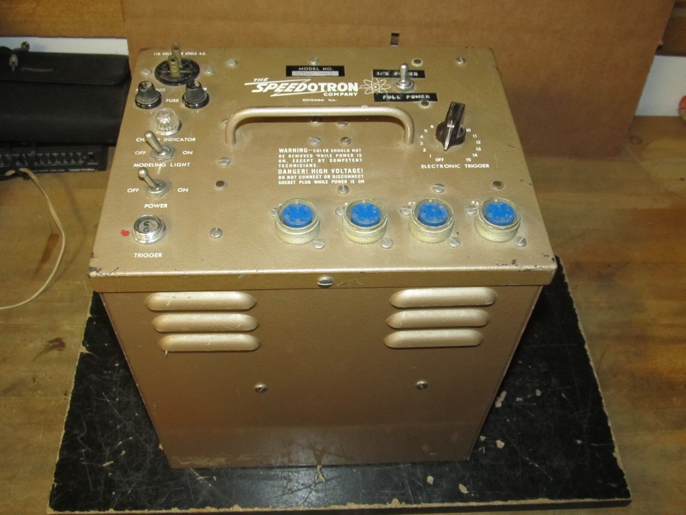 Speedotron Model C-600  Power Pack Brown Line