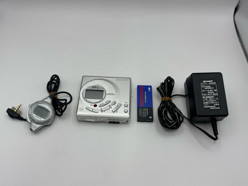 Sharp MD Portable Recorder MD-M821 Silver With Remote AC Adapter Tested Japan