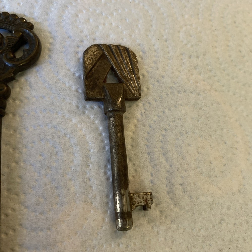 Victorian cherub & Art Deco keys