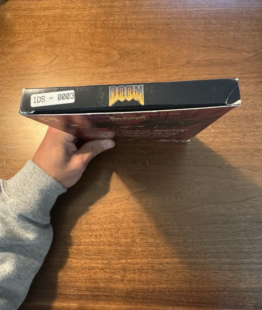 ID Software Doom 1993 3.5" Floppy Disk Set V1.2 with Manual and Box