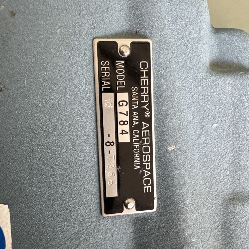 Cherry G784 Cherrylock Riveter - pneumatic rivet gun