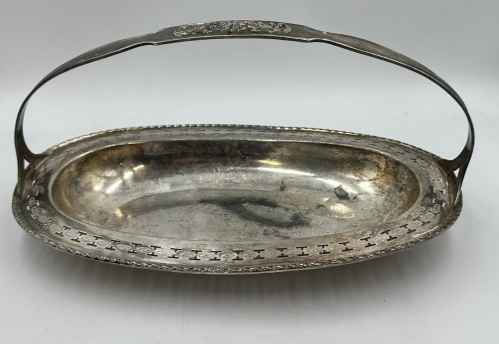 Reed & Barton Silverplate Handled Serving Dish 05778 Oval Candy Nut Server