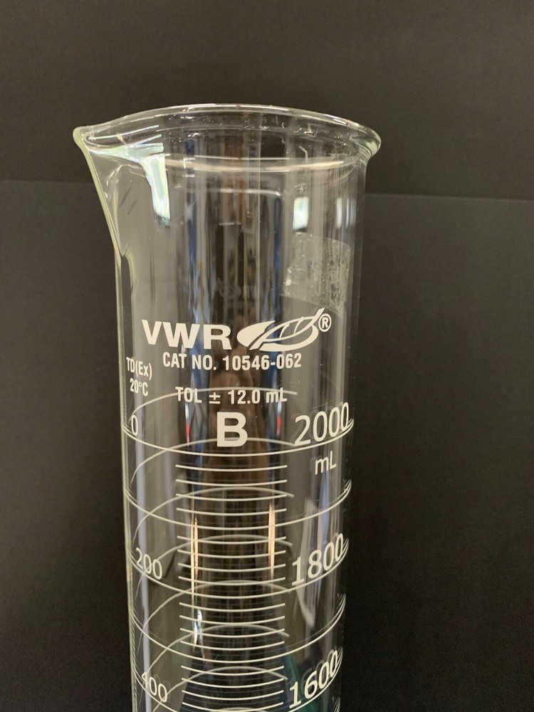 VWR Graduated Cylinder 10546-062 Class B 2000 mL Hexagonal Base