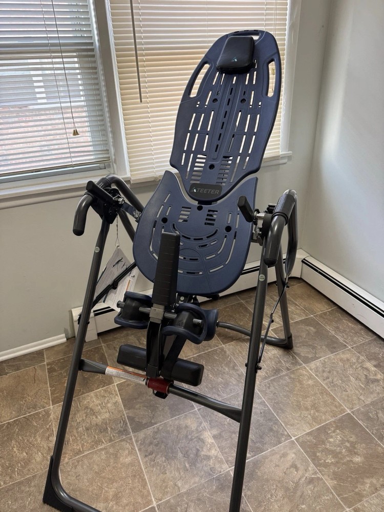 Teeter Hang Ups EP-960 Inversion Table with Back Pain Relief