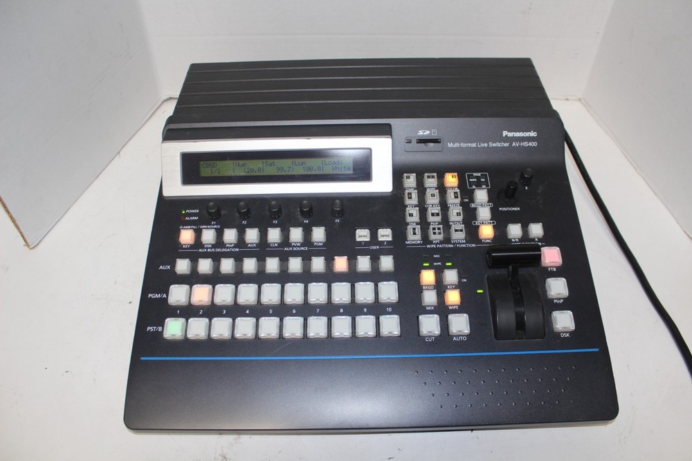 PANASONIC AV-HS400N Multi Format Live Switcher *Powers on