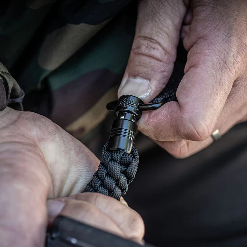 Dango Quick-Release Tether Stationary Clip Nylon Strap Quick-Release Swivel