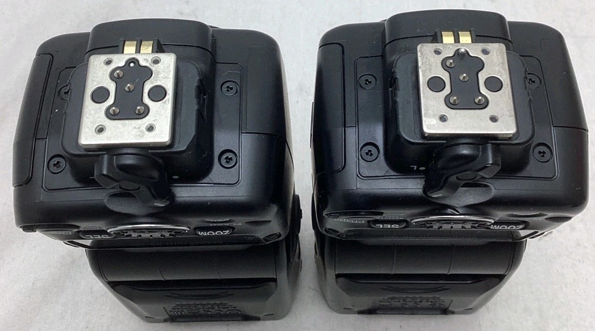 (1) Nikon Speedlight SB-700 Shoe Mount Flash