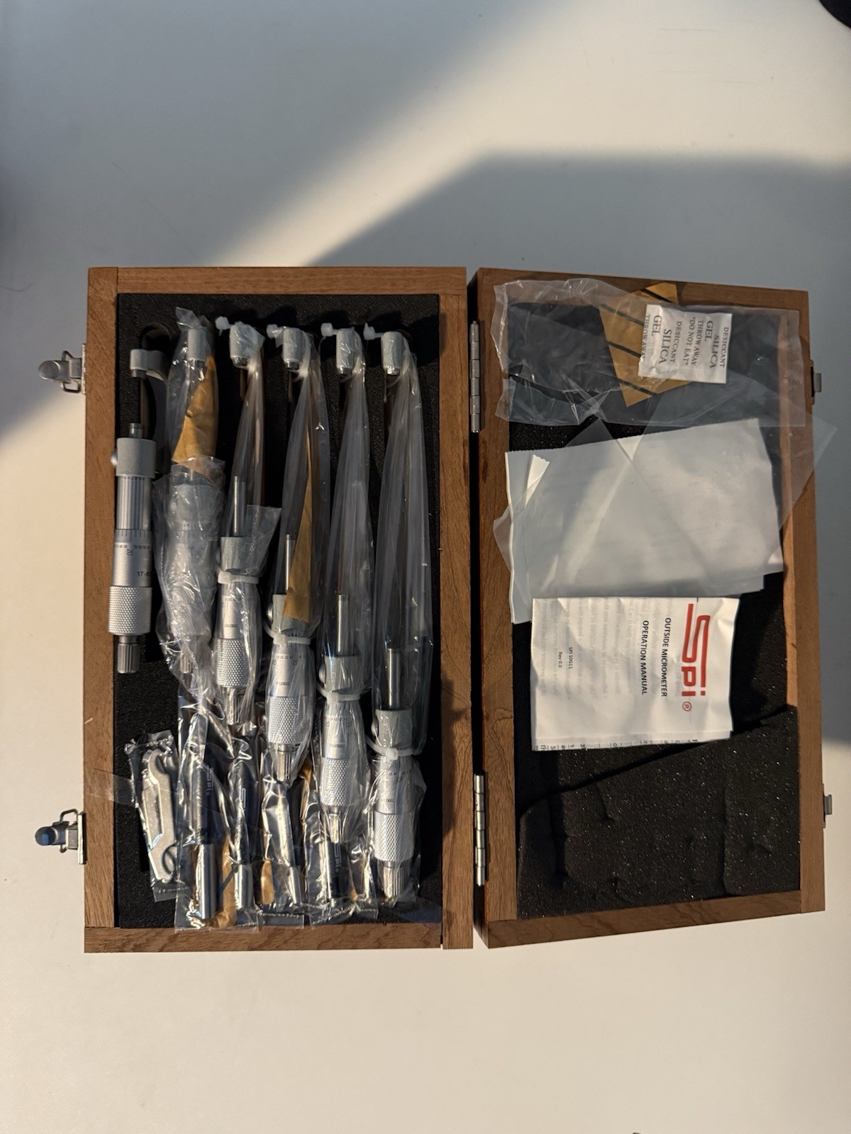 SPI Outside Micrometer Set Mechanical 0-6 in Range 0.00010 in Resolution