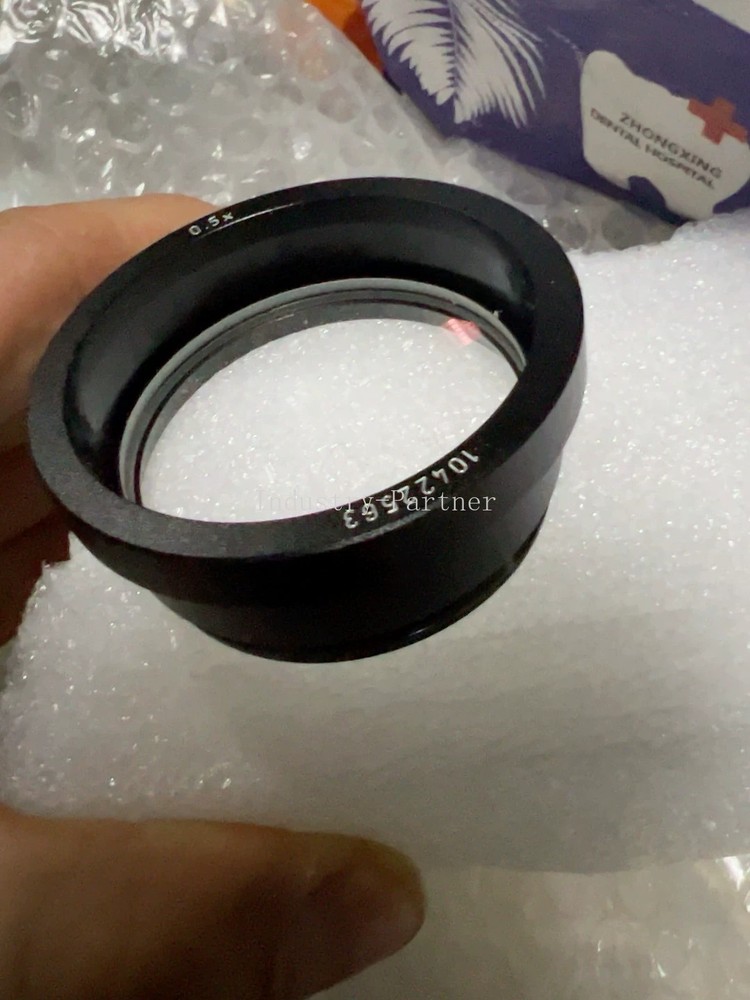Leica 10422563 0.5x Microscope Objective Lens.